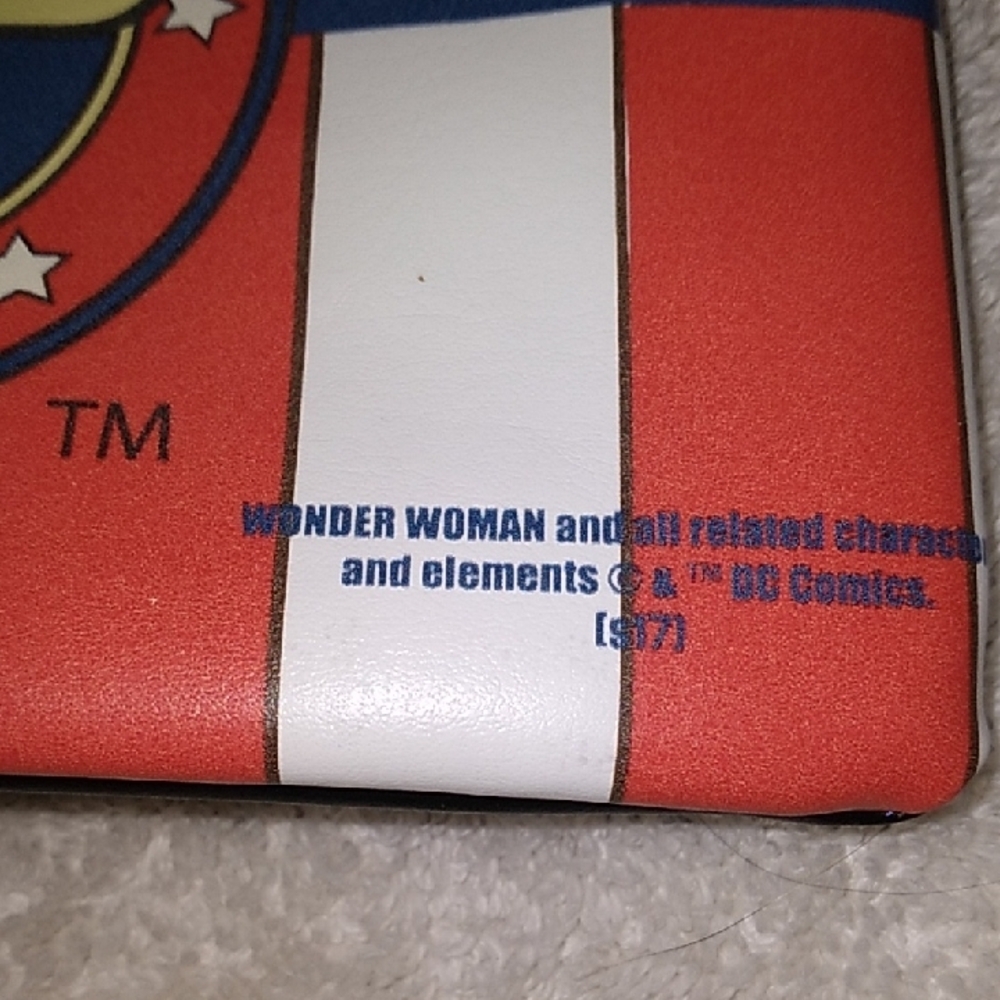 DC Comics Wonder Woman Red White Blue Wristlet Pouch - Picture 2 of 6